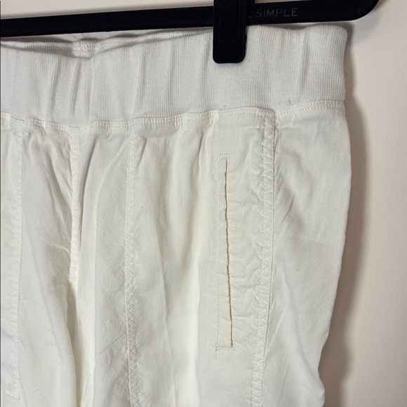 Eileen Fisher White Cropped Pants with pockets Size S/P RUNS BIG - Picture 3 of 9